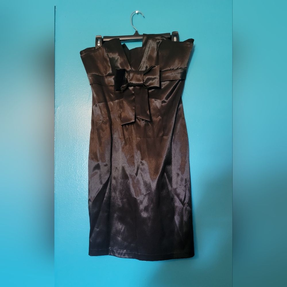 Elegant Black Strapless Dress